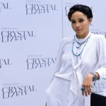 ZOË KRAVITZ E SWAROVSKI CRYSTALLIZED LANÇAM COLEÇÃO