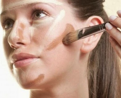 Como afinar o rosto com maquiagem