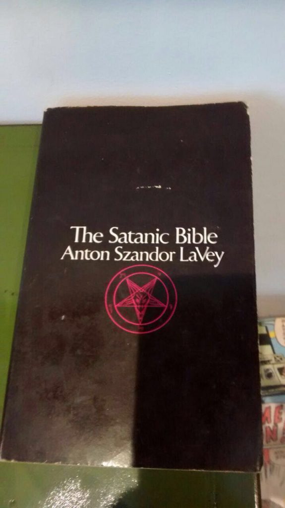 bíblia satânica